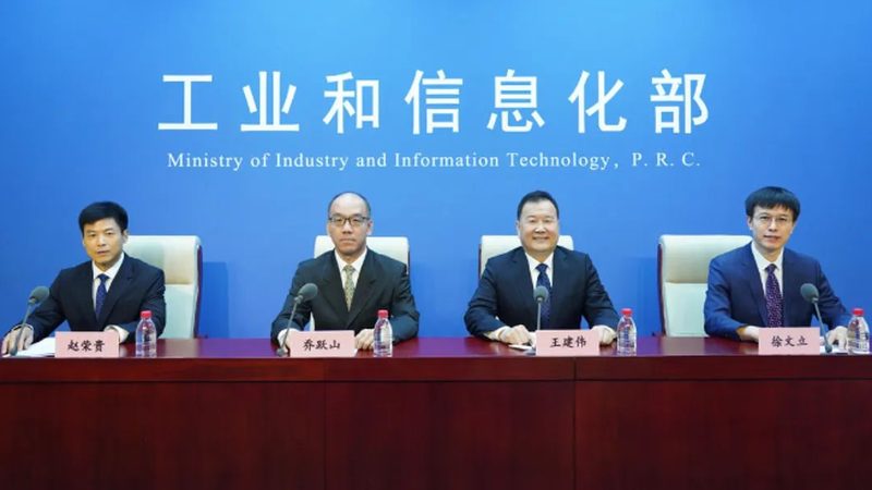 软件开发与系统集成：优缺点解析